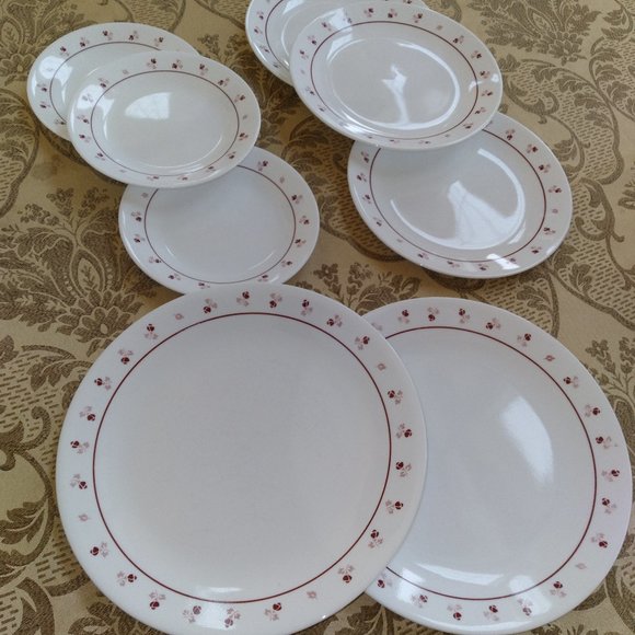 Corelle BURGUNDY ROSE PLATES 2 Dinner plates,3- dessert plates,3- side plates - Picture 1 of 5